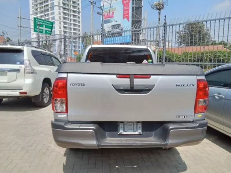 Toyota Hilux    - 2019
