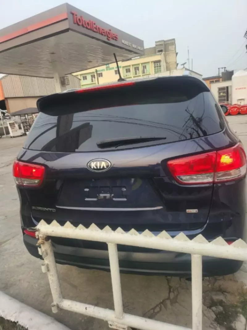 KIA Sorento   - 2016