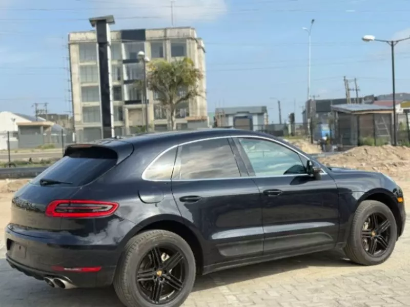 PORSCHE Macan - 2015