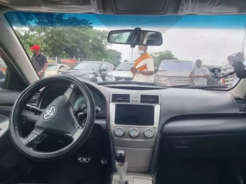 Toyota Camry   - 2011