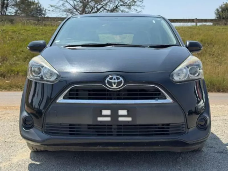 Toyota Sienta   - 2017