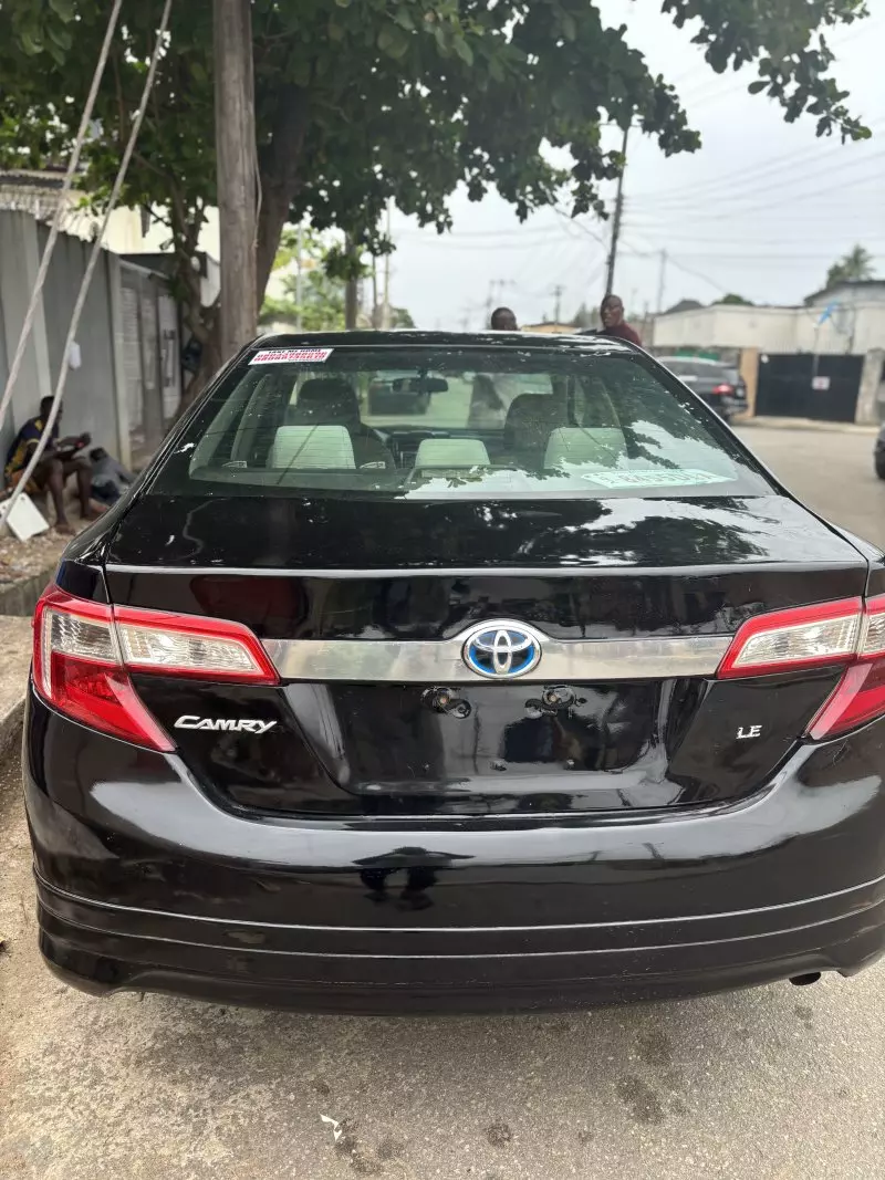 Toyota Camry   - 2013