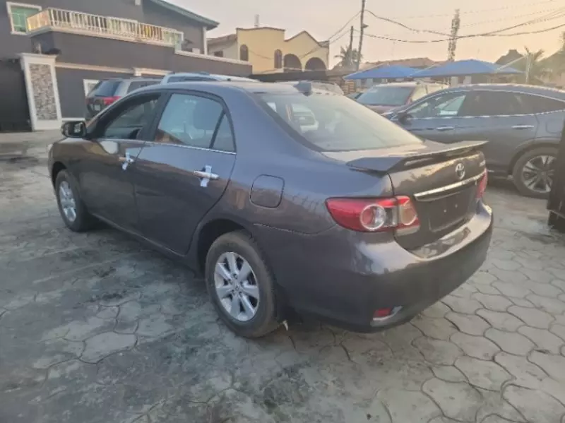 Toyota Corolla   - 2012