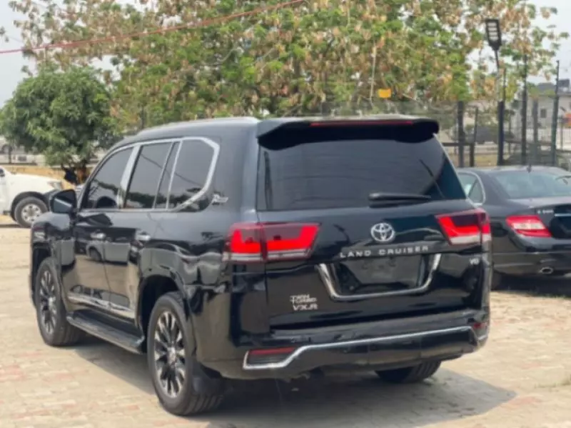 Toyota Land Cruiser Prado   - 2019