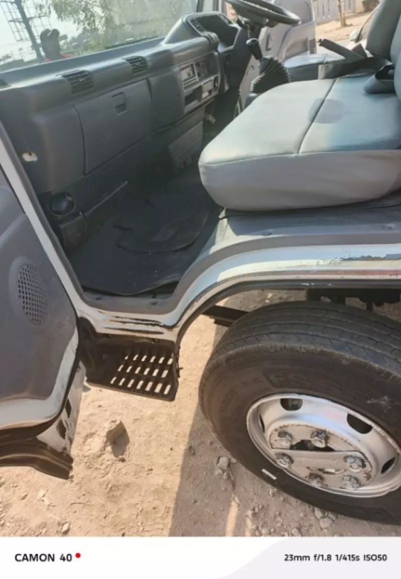 Isuzu NPR   - 2019
