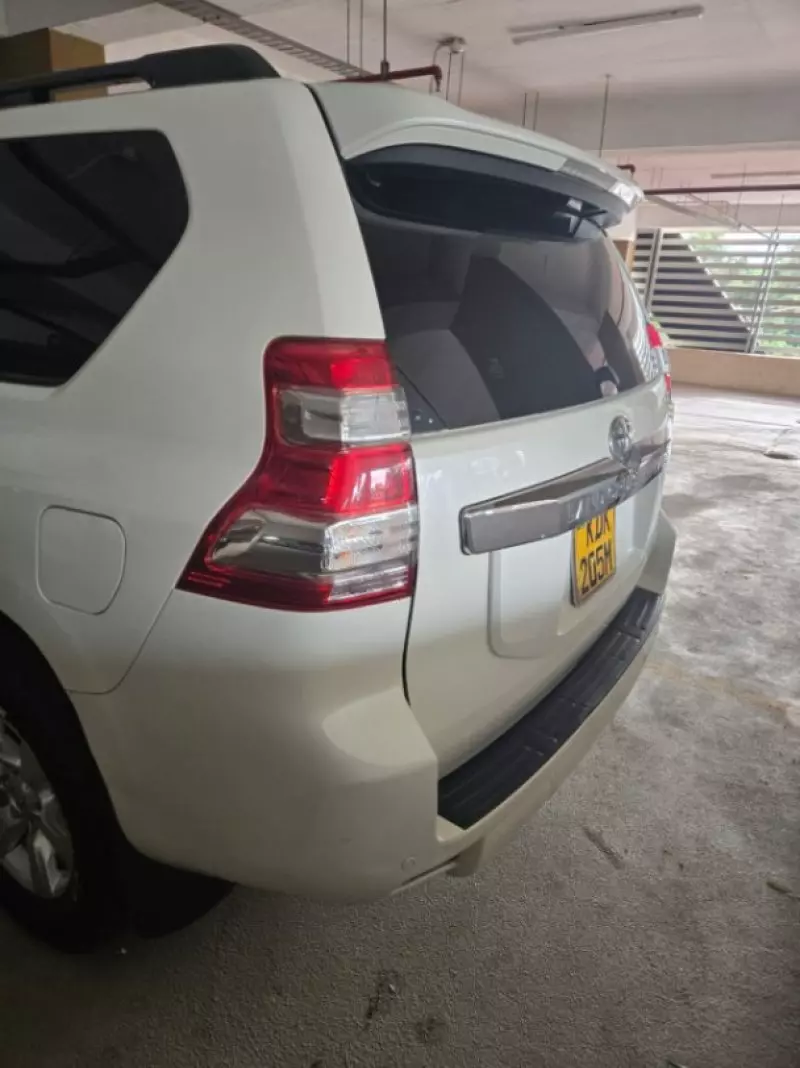 Toyota Landcruiser Prado   - 2016