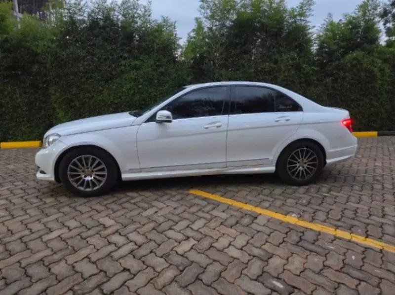 Mercedes-Benz C 180   - 2012
