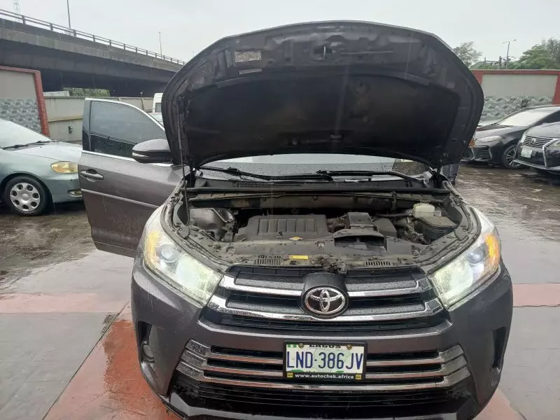 Toyota Highlander   - 2015