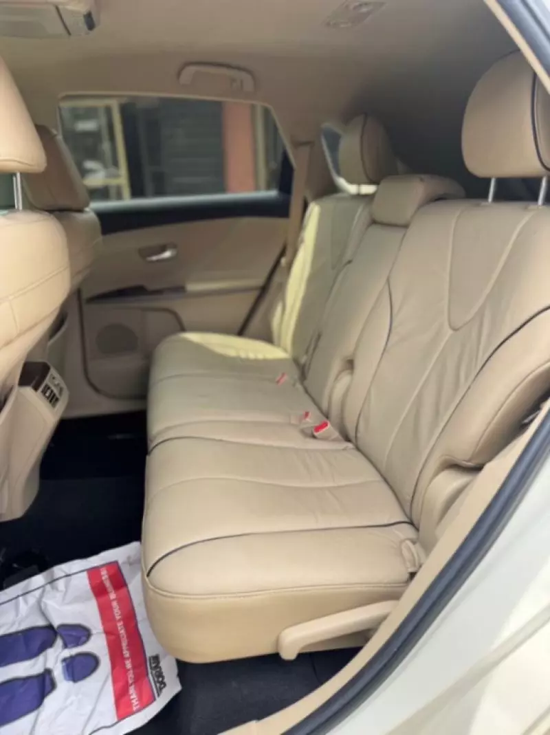 Toyota Venza   - 2013