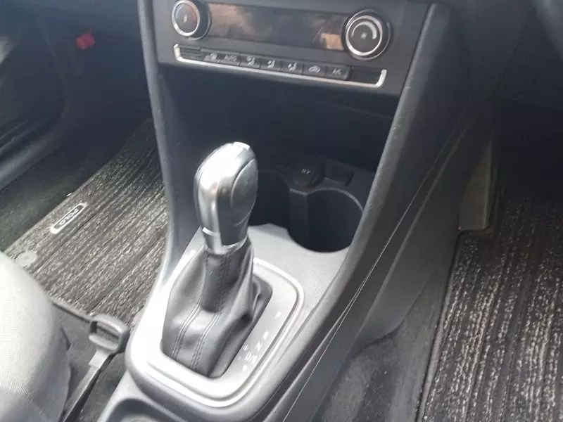 Volkswagen Polo   - 2017