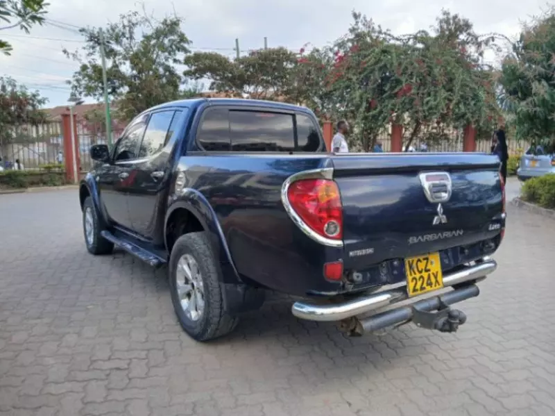 Mitsubishi L200   - 2014