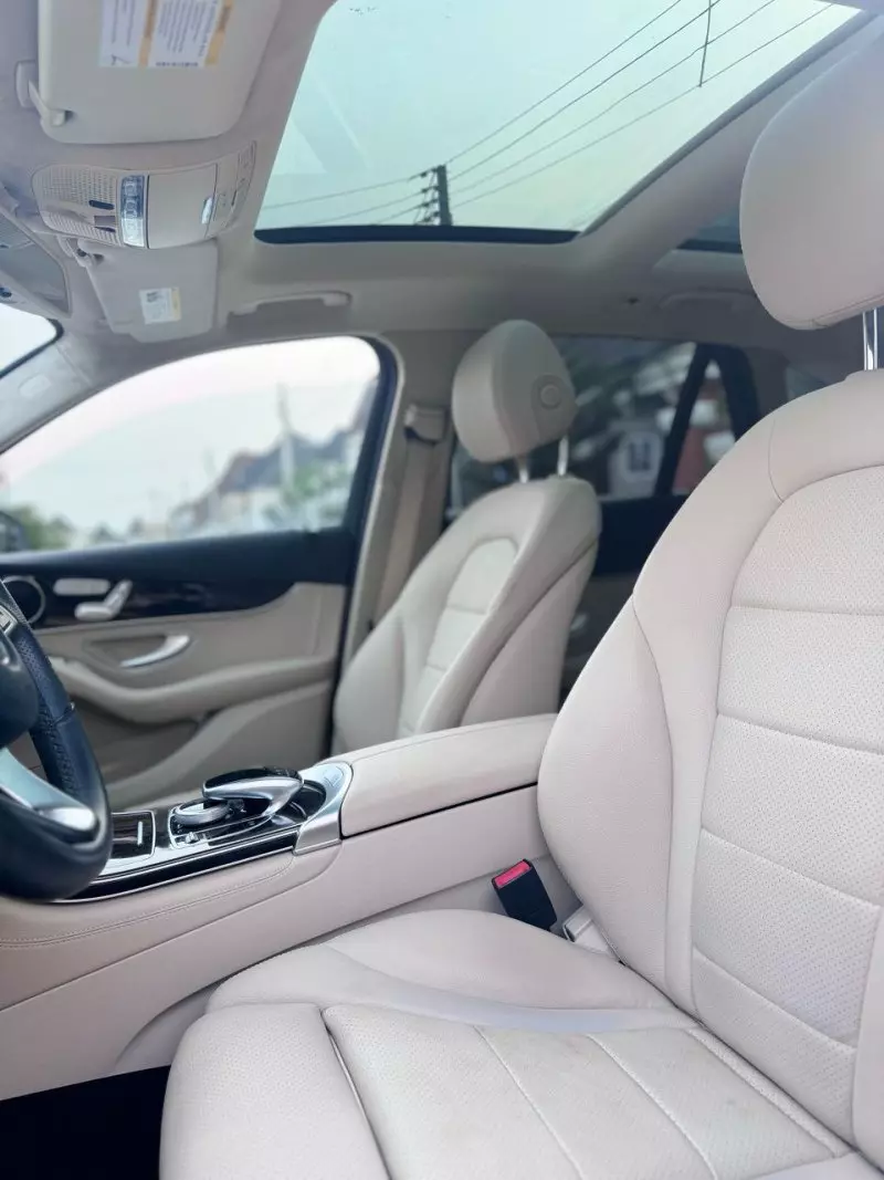 Mercedes-Benz GLC 300   - 2017