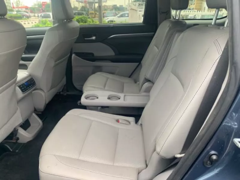 Toyota Highlander   - 2017