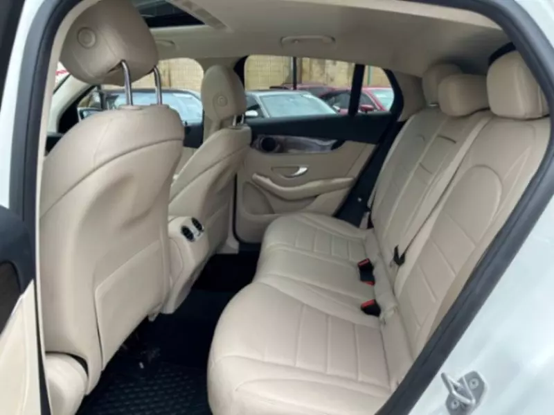 Mercedes-Benz GLC 300   - 2017
