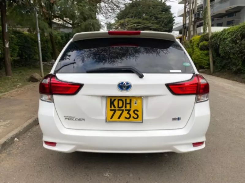 Toyota Fielder    - 2015