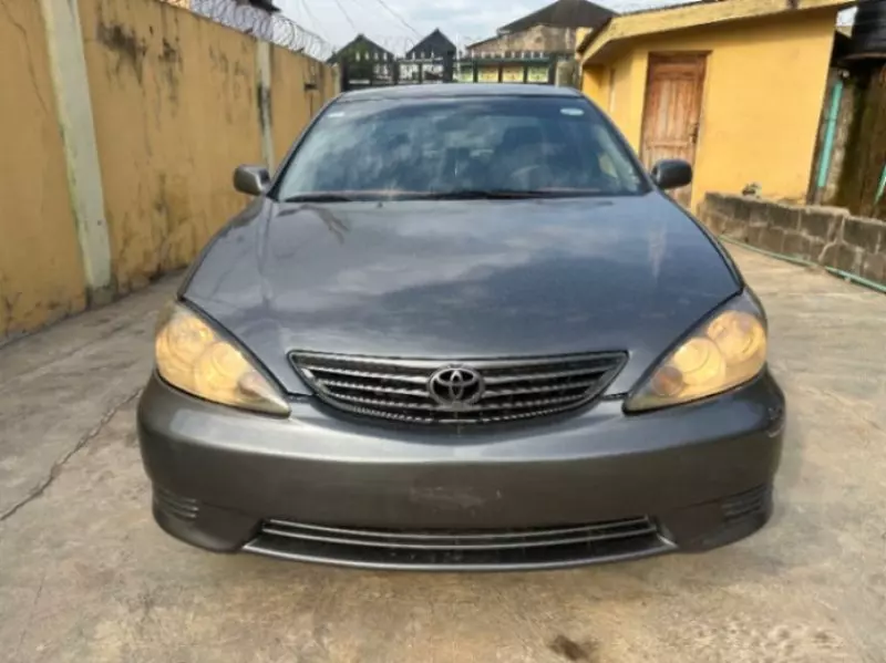 Toyota Camry - 2005