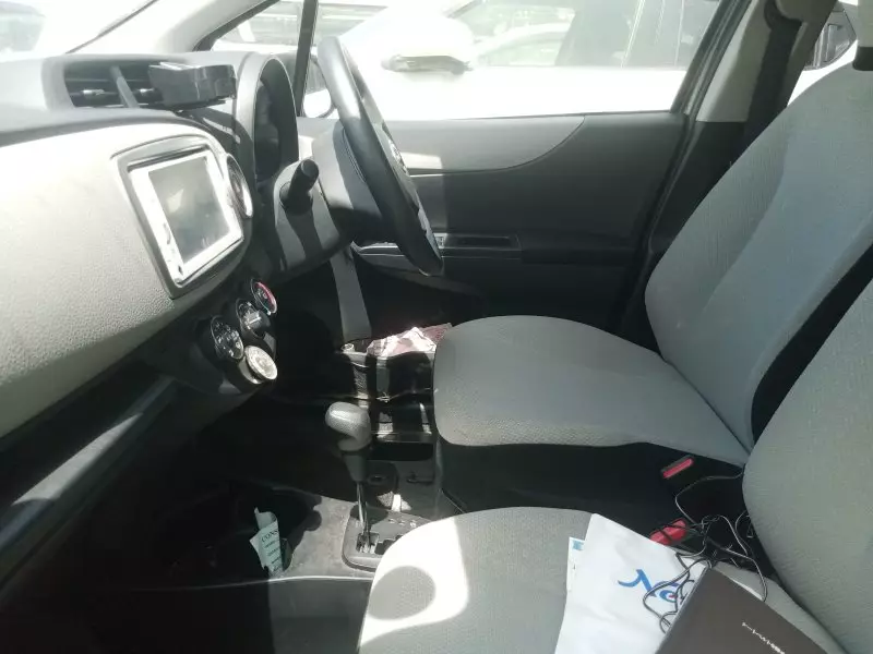 Toyota Vitz   - 2014
