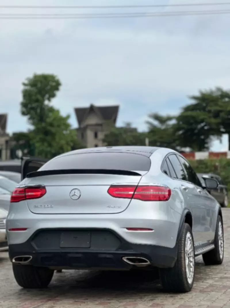Mercedes-Benz GLC 300   - 2019
