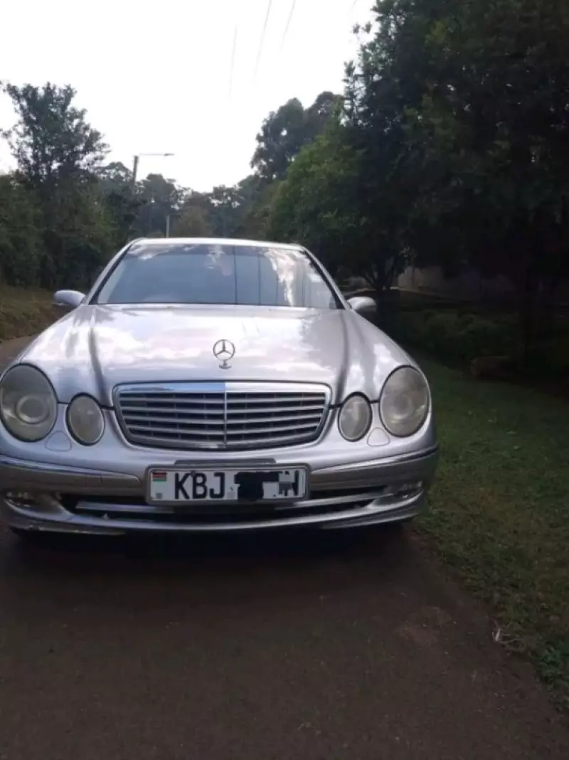 Mercedes-Benz E200   - 2003