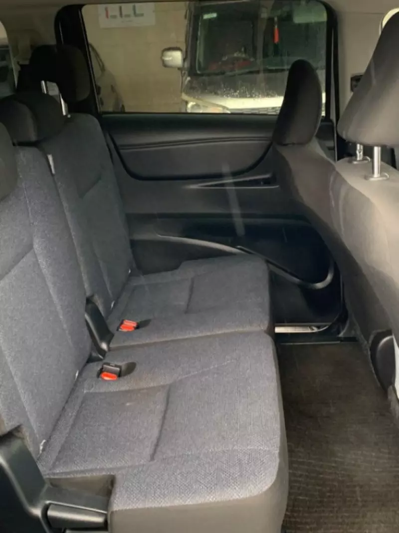 Toyota Sienta   - 2018