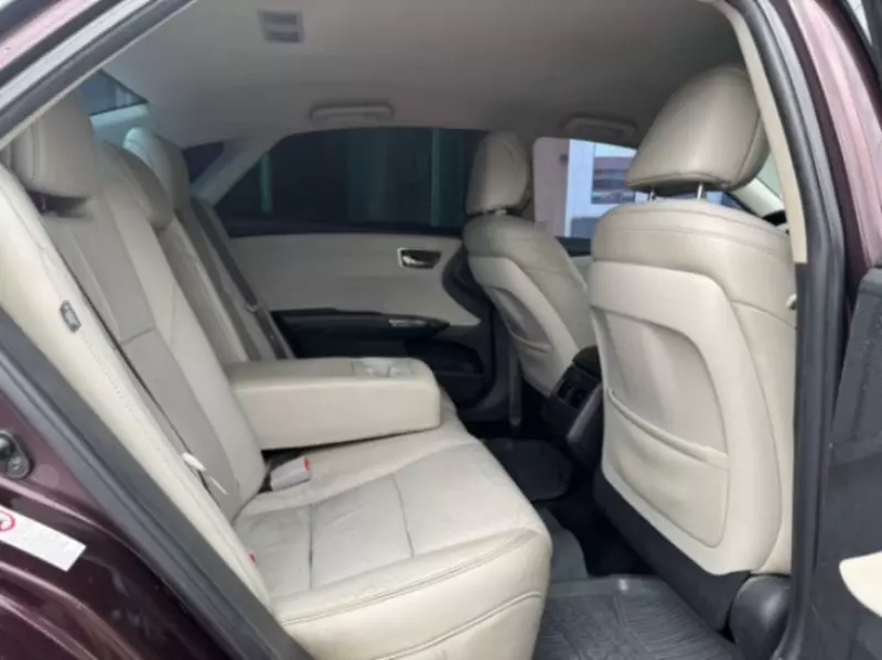 Toyota Avalon   - 2016