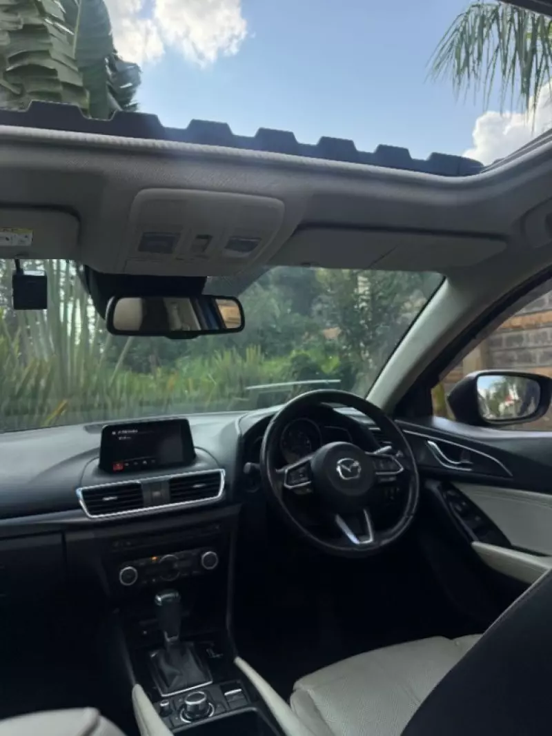 Mazda Axela    - 2017