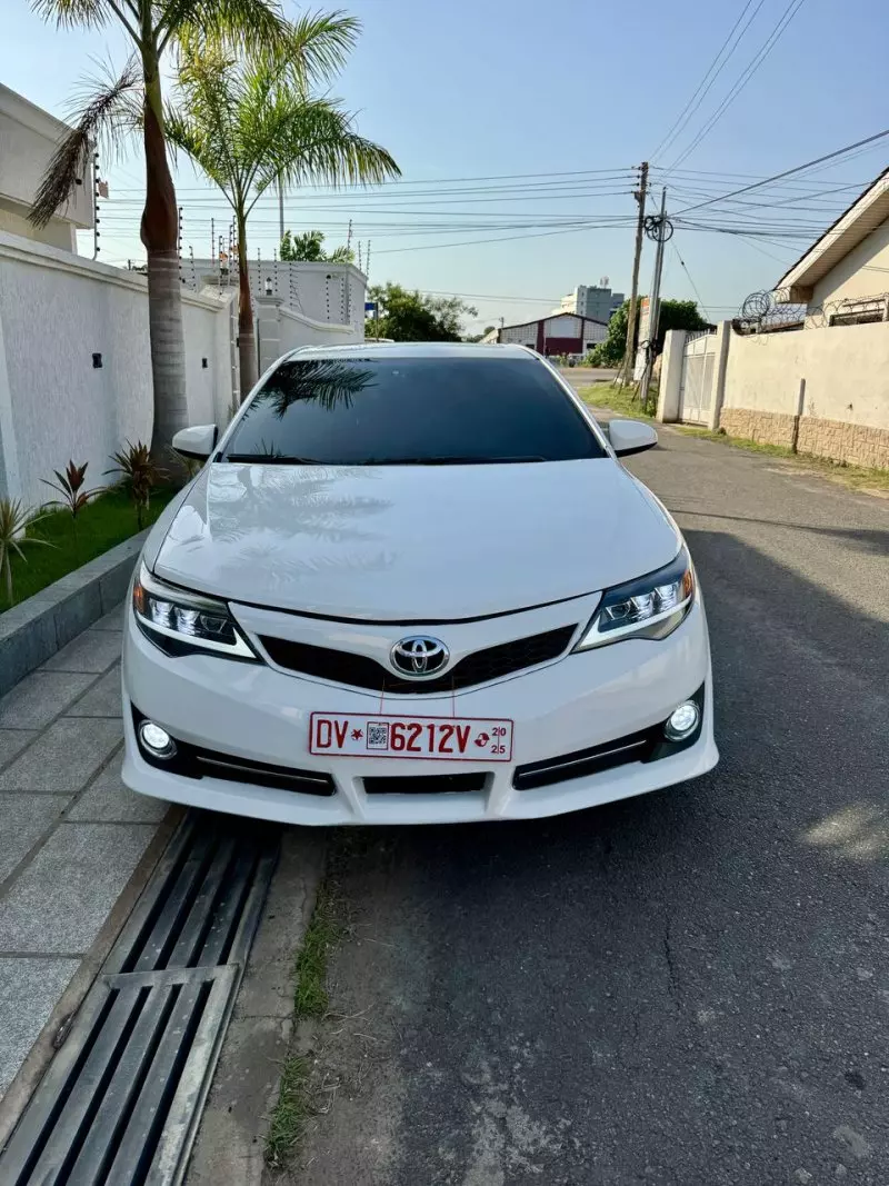Toyota Camry   - 2013