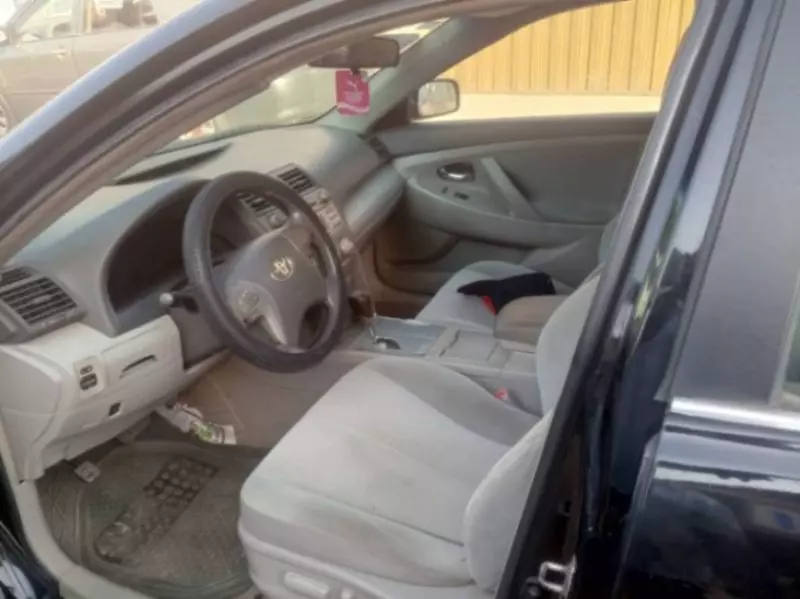 Toyota Camry   - 2010