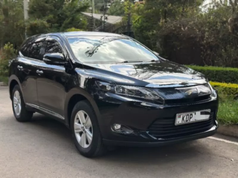 Toyota Harrier   - 2017