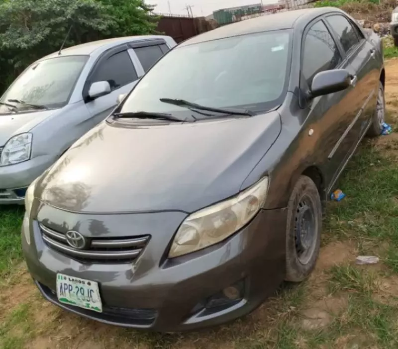 Toyota Corolla   - 2009
