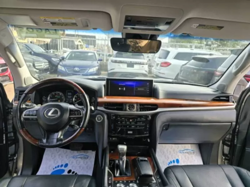 Lexus LX 570   - 2018
