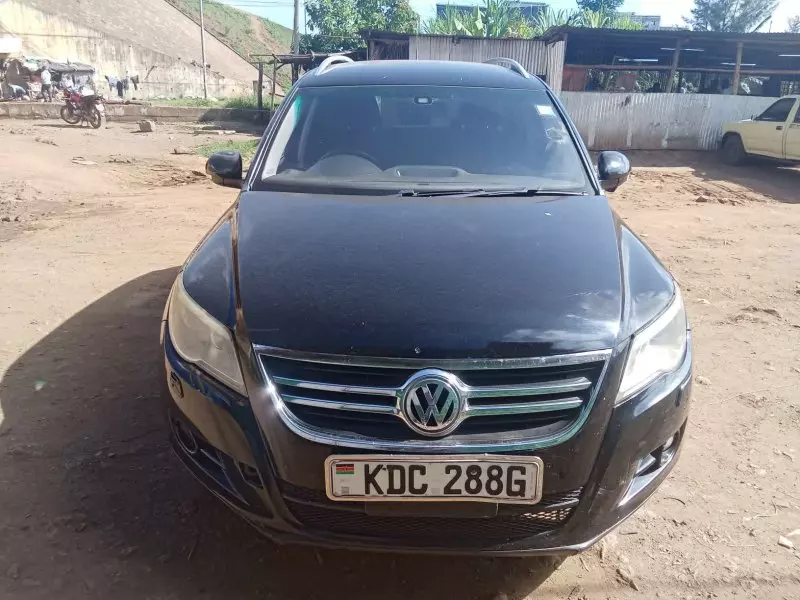 Volkswagen Tiguan - 2011