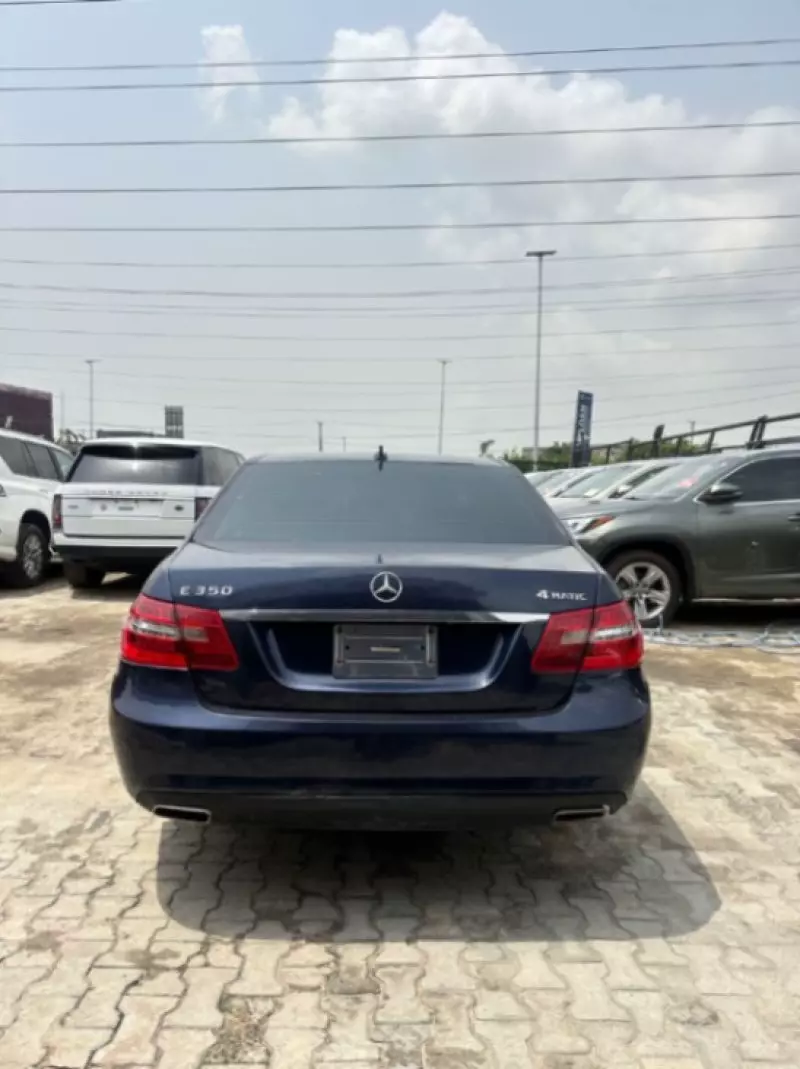 Mercedes-Benz E-Class   - 2010