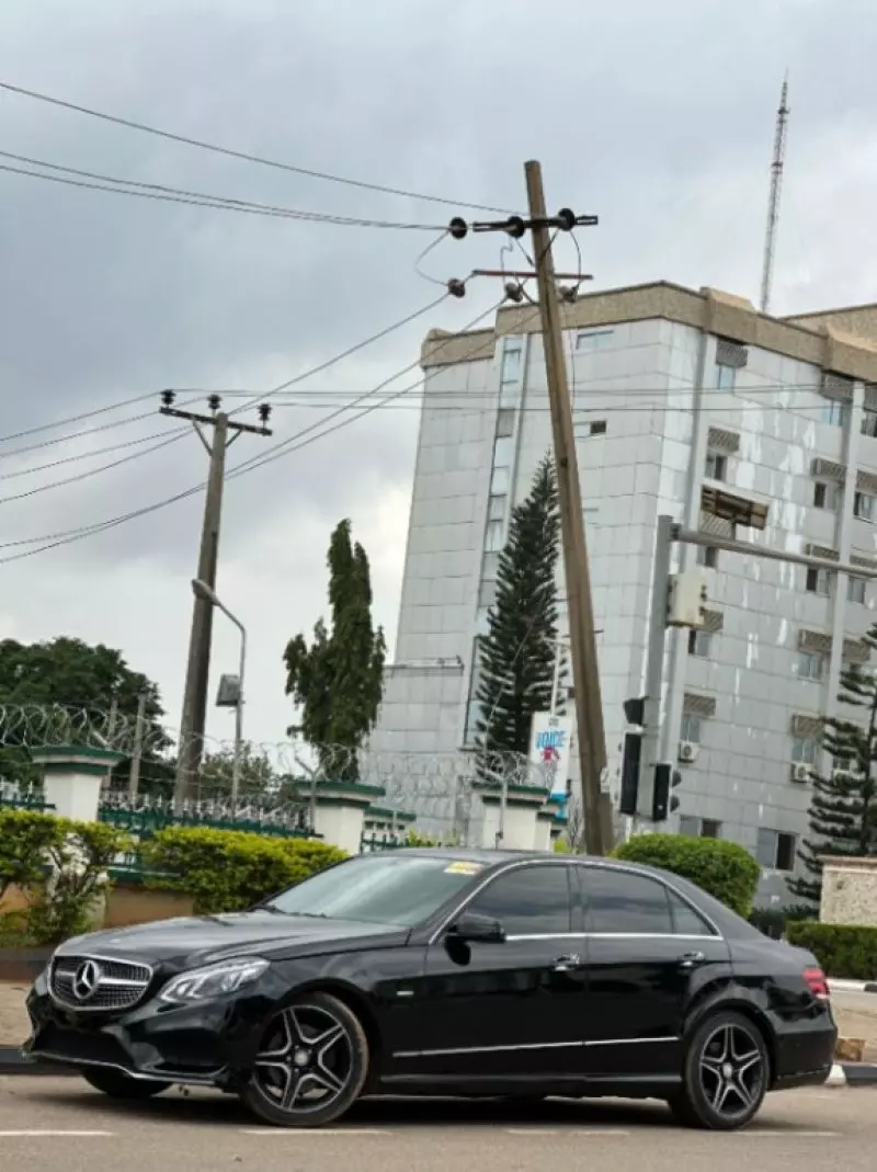 Mercedes-Benz E350   - 2012