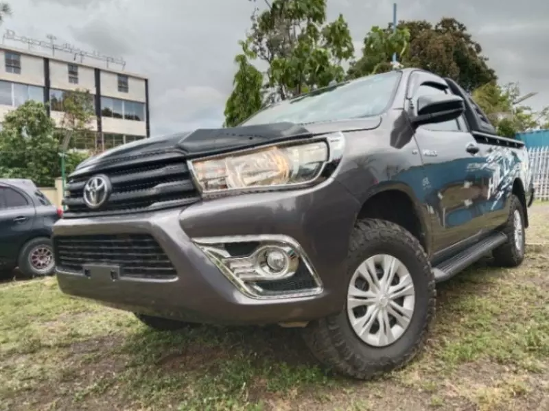 Toyota Hilux   - 2016
