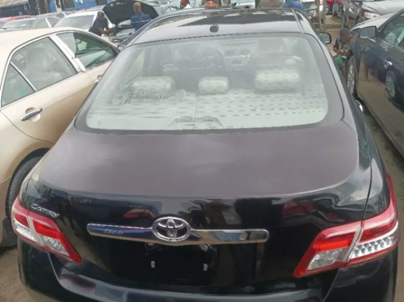 Toyota Camry   - 2011