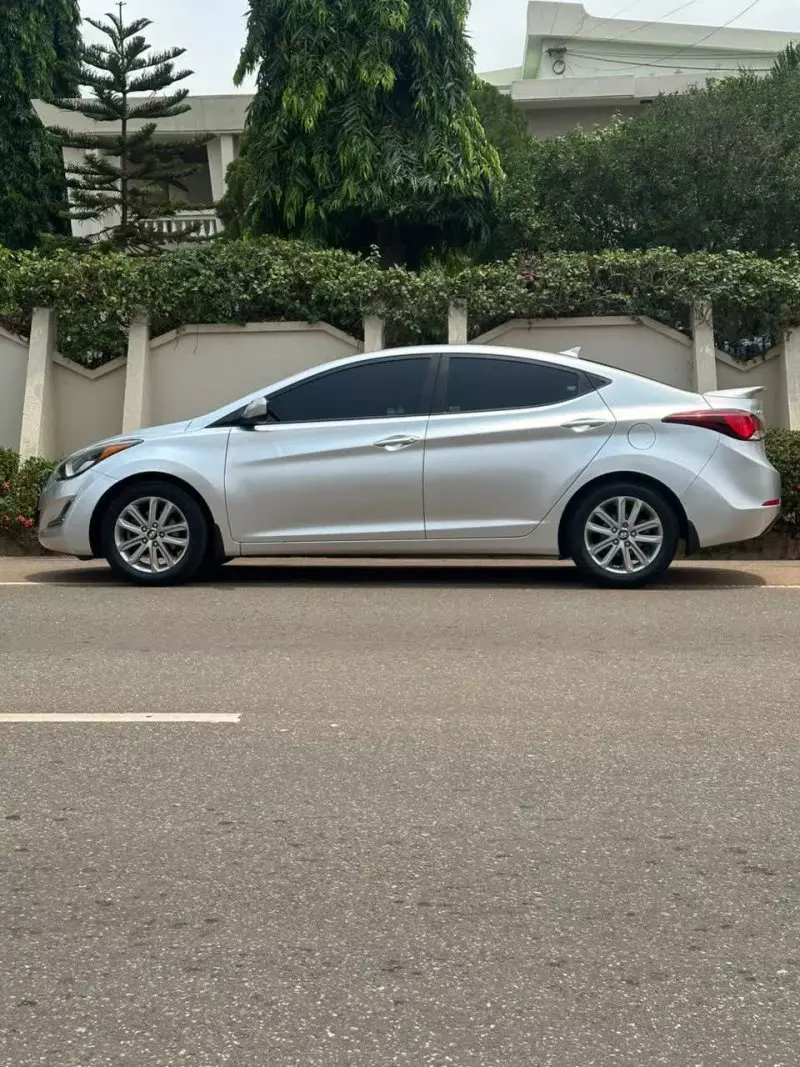 Hyundai Elantra   - 2015