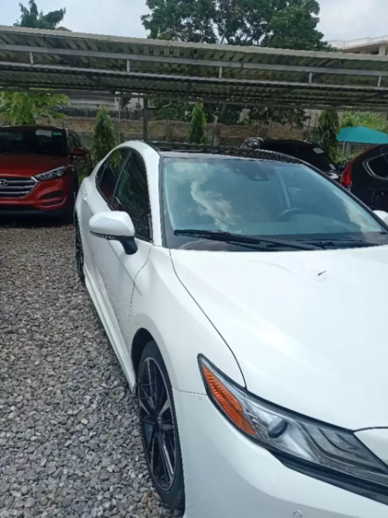 Toyota Camry   - 2019