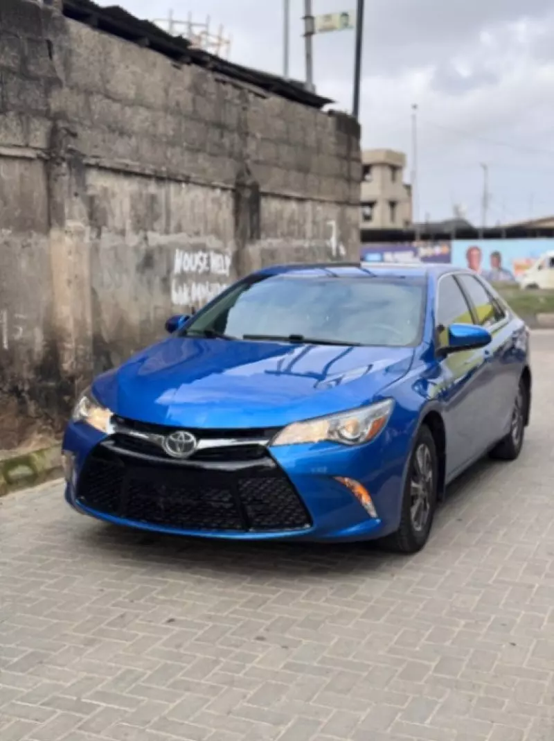 Toyota Camry   - 2016