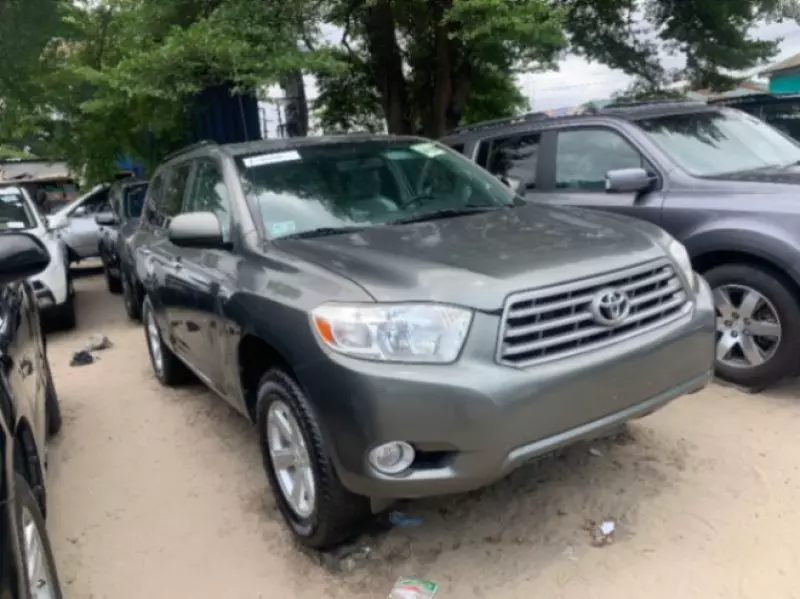 Toyota Highlander   - 2010