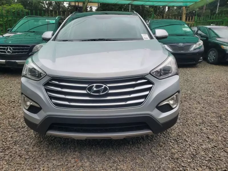 Hyundai Santa Fe   - 2014