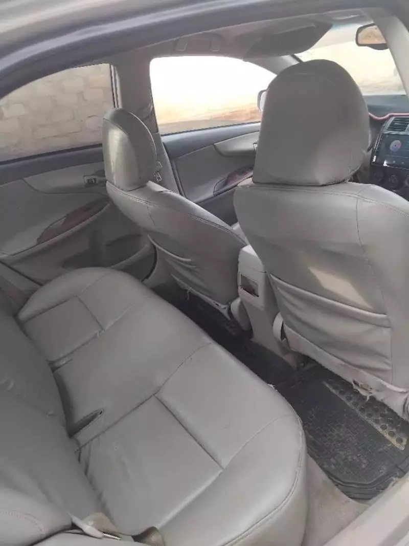 Toyota corolla   - 2010