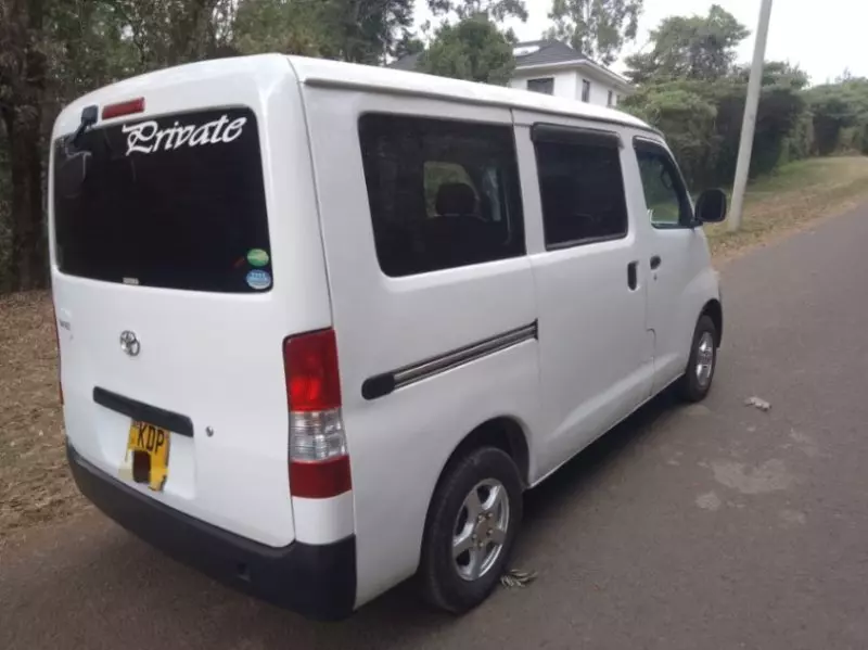 Toyota Town Ace   - 2015
