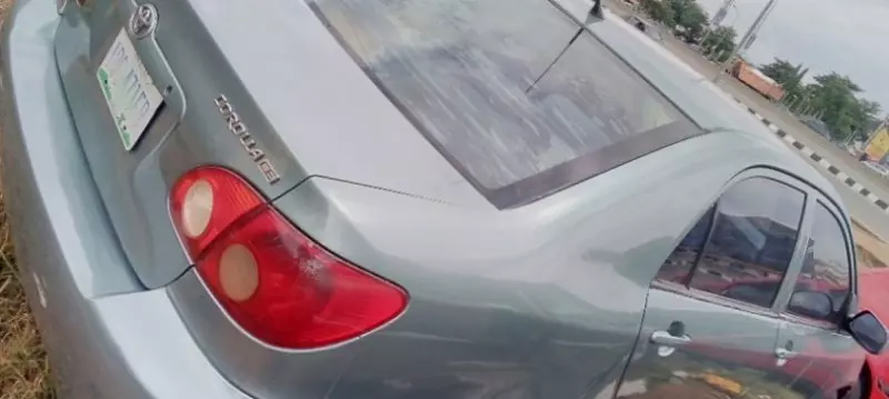 Toyota corolla   - 2006