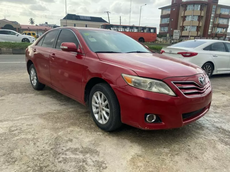 Toyota Camry   - 2010