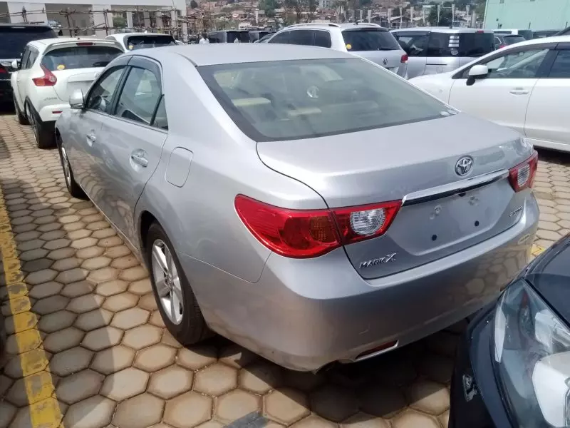 Toyota Mark X   - 2013