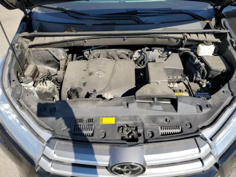 Toyota Highlander   - 2019