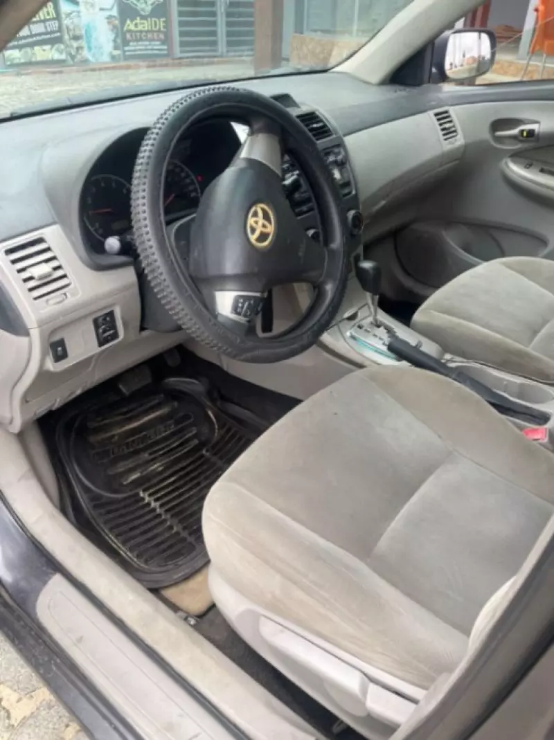 Toyota Corolla   - 2012