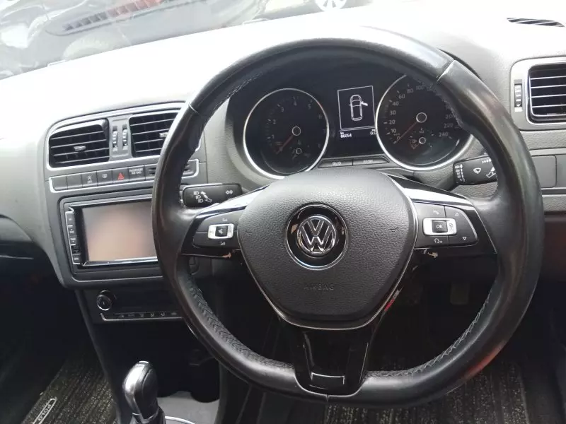 Volkswagen Polo   - 2017