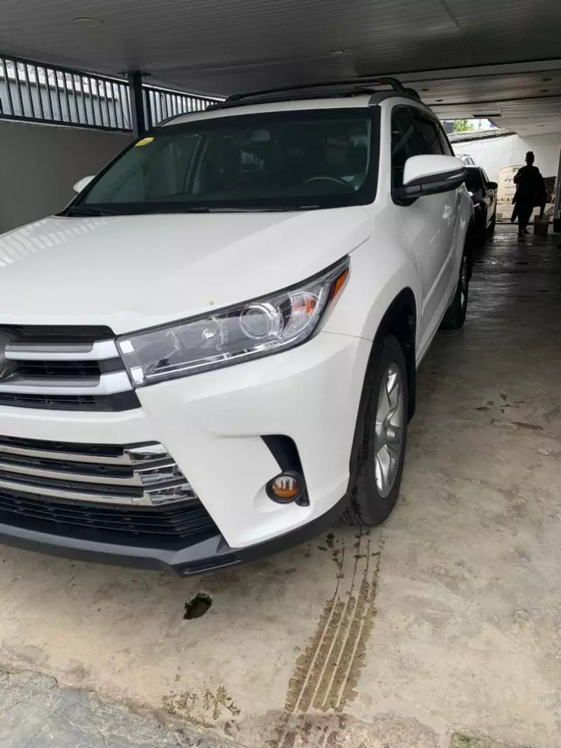 Toyota Highlander   - 2015
